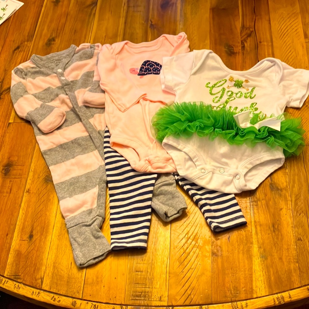 Burts Bee baby girl pajama and lot 0-3 months